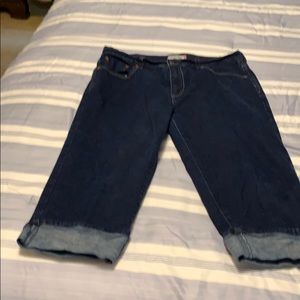 Size 14 Levi’s Capris